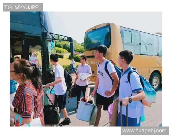 大连足球赛事盛况空前球迷热情高涨助力球队奋勇争先